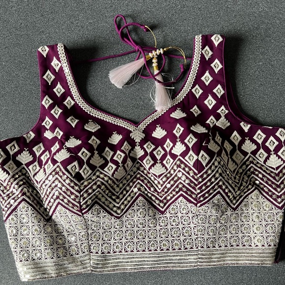 Indian Lehenga Choli - Picture 2 of 6